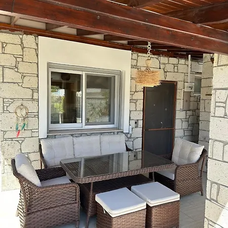 Villa Detached House With Pool In Alacati *