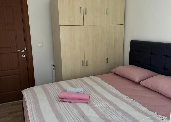 Detached House With Pool In Alacati فيلة *