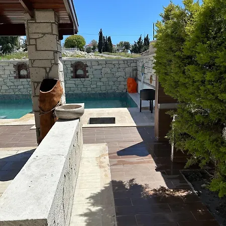 Detached House With Pool In Alacati Vila Çeşme