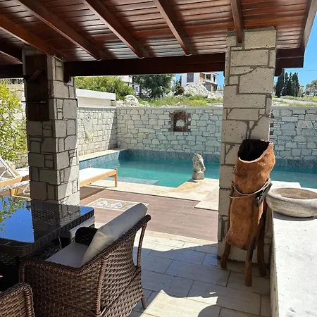 Detached House With Pool In Alacati Cesme