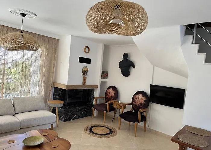 Detached House With Pool In Alacati Villa