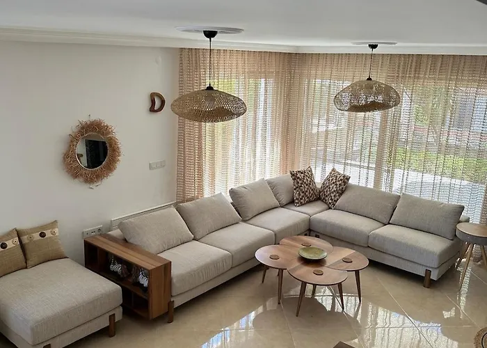 Detached House With Pool In Alacati Vilă