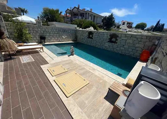 Vilă Detached House With Pool In Alacati *